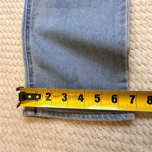 Old Navy Women’s Wow Straight Light Blue Denim - Picture 5 of 10
